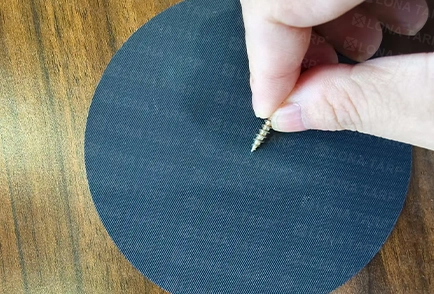 PVC tarpaulin is scratch-resistant and wear-resistant